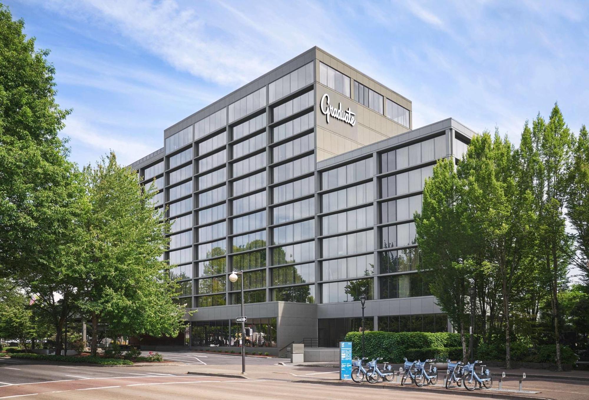 Graduate By Hilton Eugene Hotel Exterior photo
